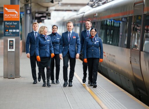 Flytoget gruppebilde plattform